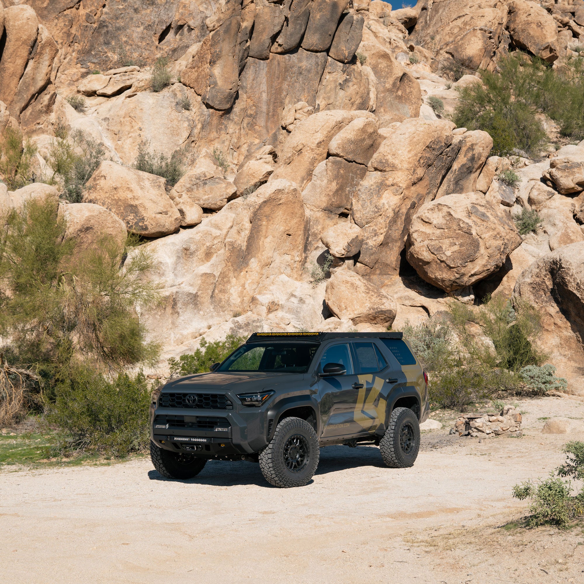 4Runner Lo-Pro Winch Bumper / 6th Gen / 2025+ (Raw)