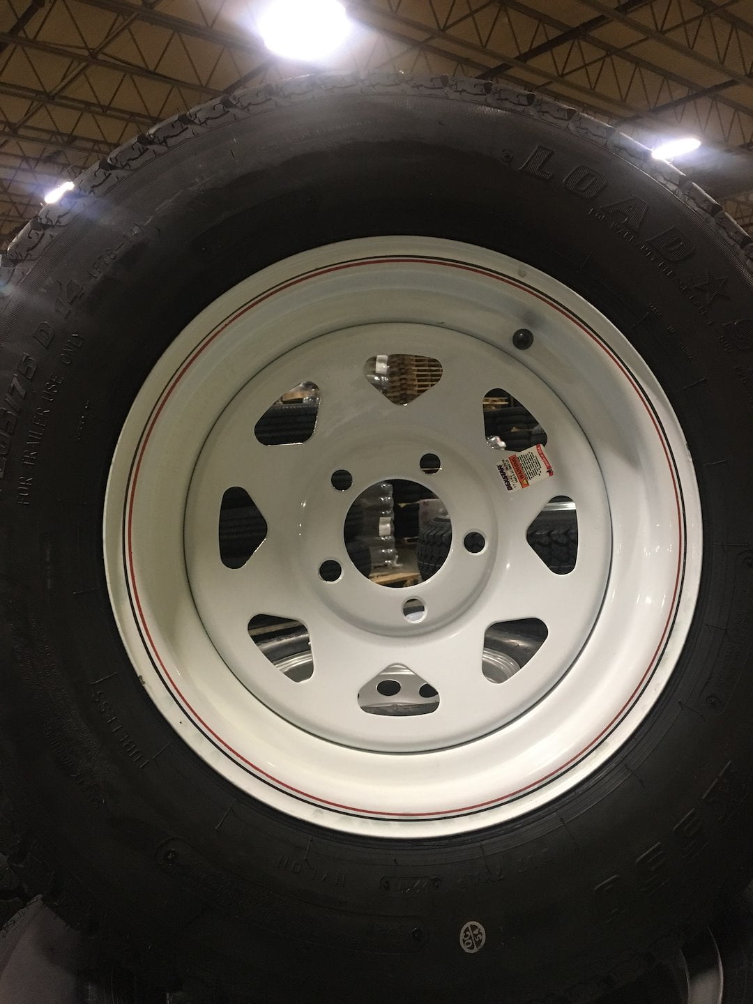 ST205/75D15 C/5H Spk Wht Str K558 K