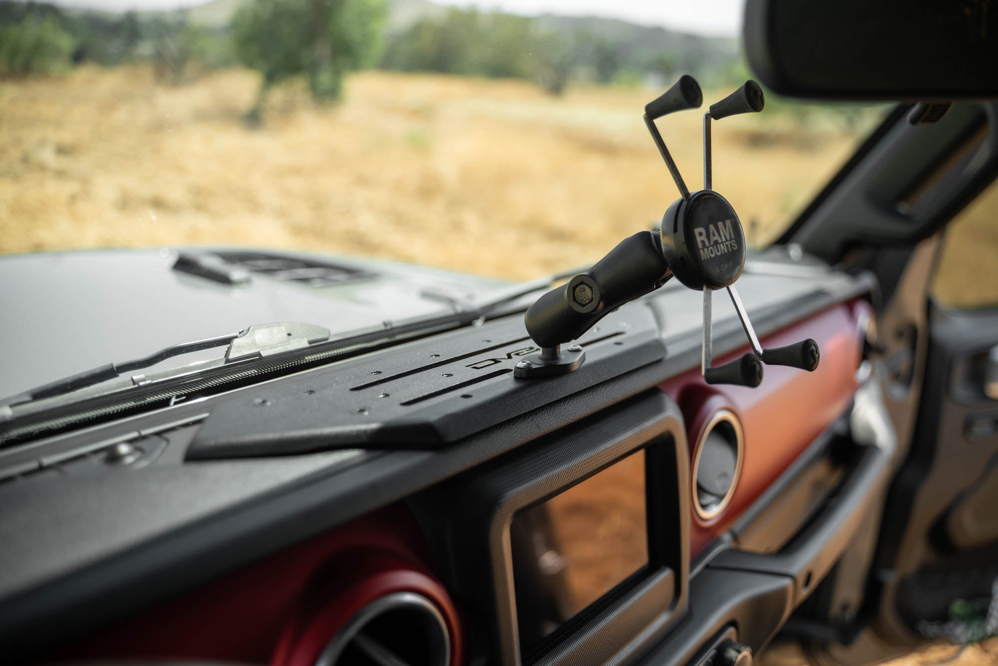 Jeep Wrangler JL & Gladiator JT Device Dash Mount V2