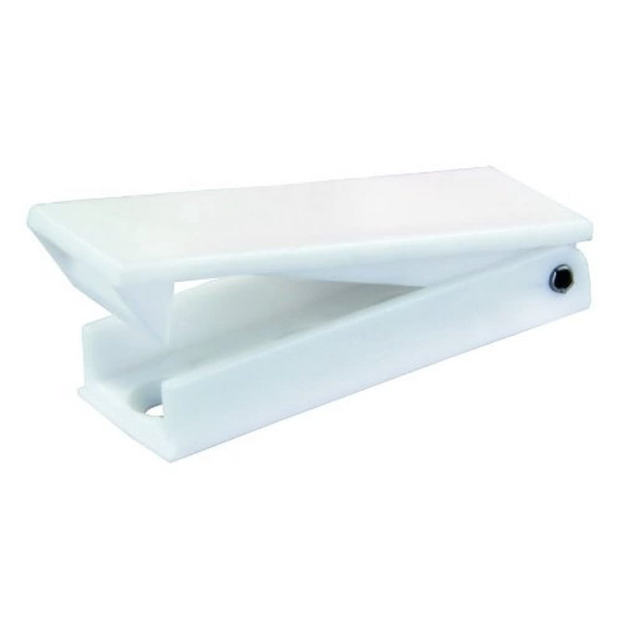 Baggage Door Catch