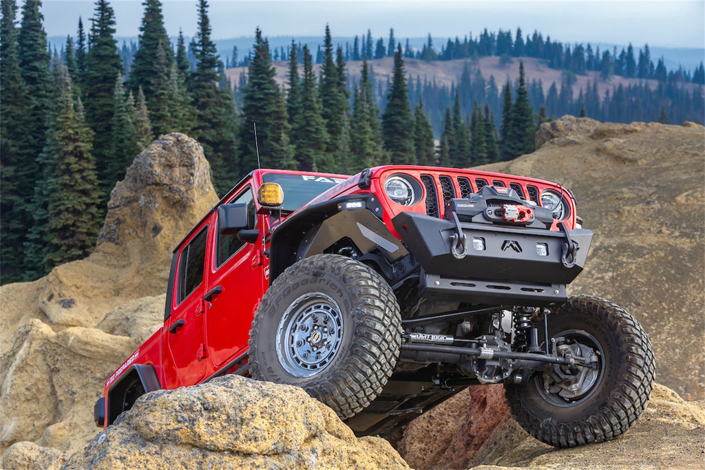 Fabtech Suspension Lift Kit – 3 in. Lift, w/Front Dirt Logic 2.5 Resi Coilovers And Rear Dirt Logic 2.25 Shocks (PN K4213DL)