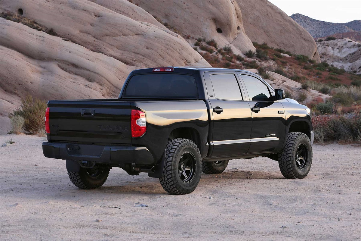 Fabtech Suspension Lift Kit – 4 in. Lift, Incl. Upper Control Arm, Uniball (PN K7053DL)