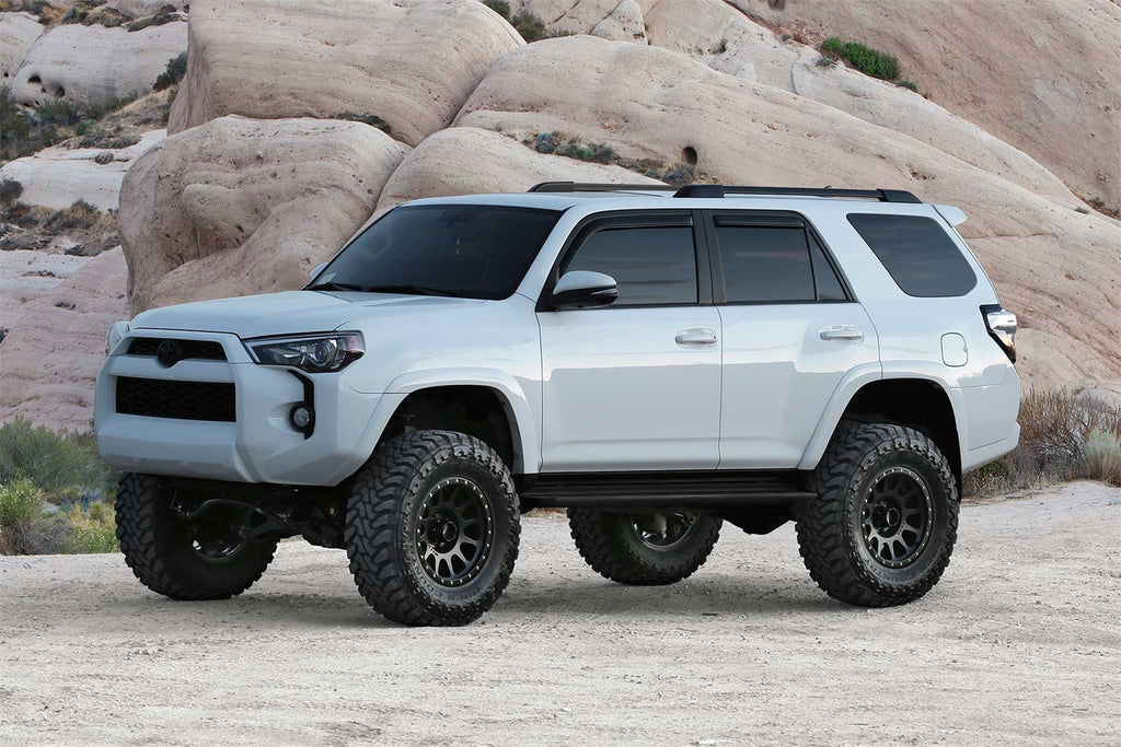 Fabtech Suspension Lift Kit – 7 in. Lift, w/Front Dirt Logic 2.5/Rear 2.25 Shocks (PN K7061DL)