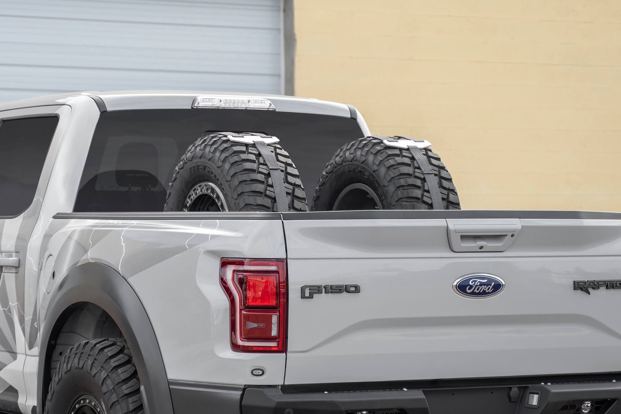 Univeral Tire Carrier