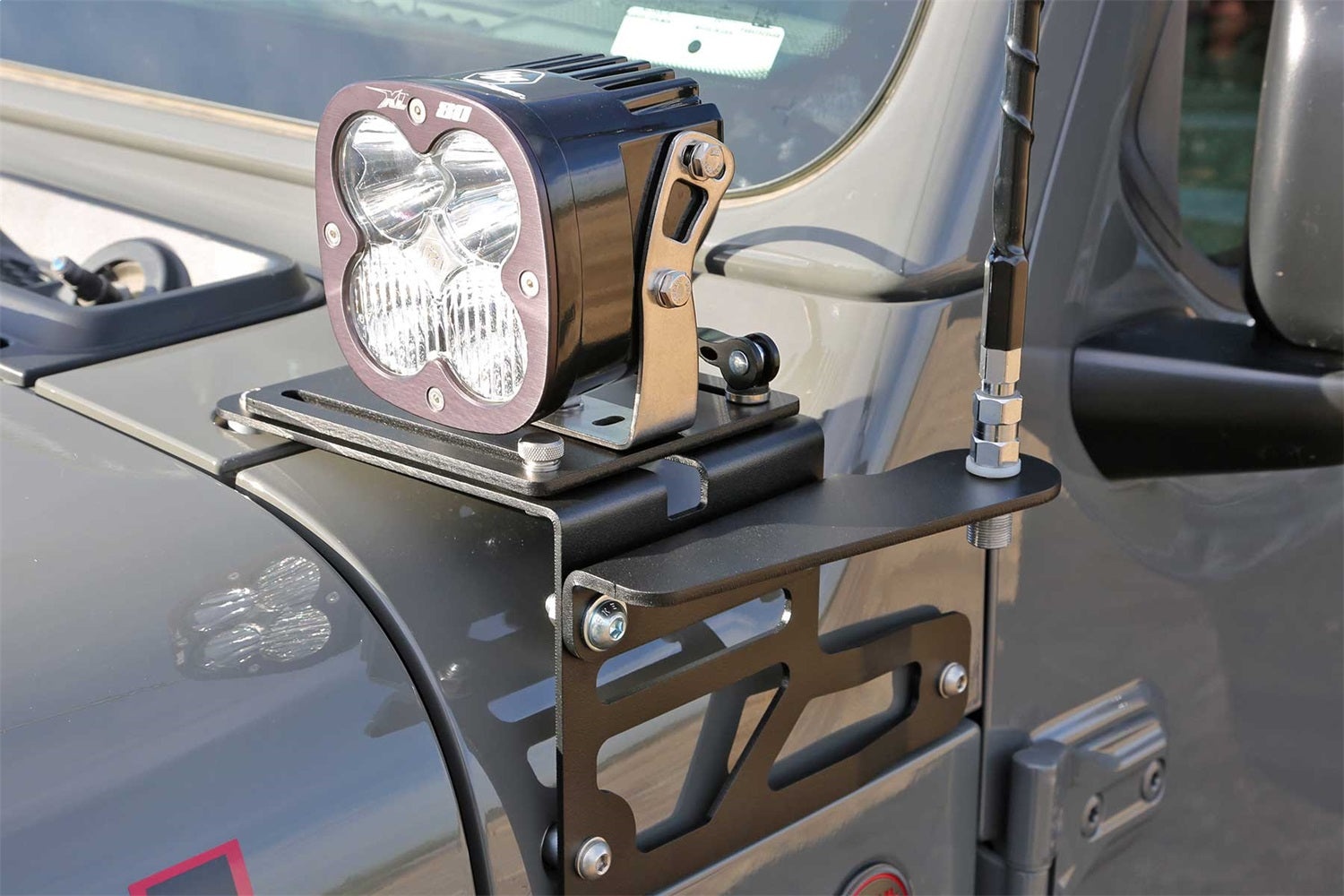 ANTENNA BRACKET KIT ADJ