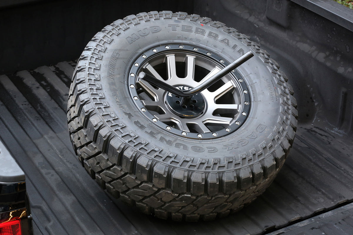Fabtech Spare Tire Carrier – Angled Spare Tire, Black (PN FTT10002BK)