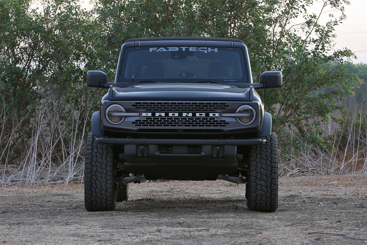 Fabtech Suspension Lift Kit – 3 in. LIft, w/Uniball, Dirt Logic SS Resi Shocks (PN K2378DL)