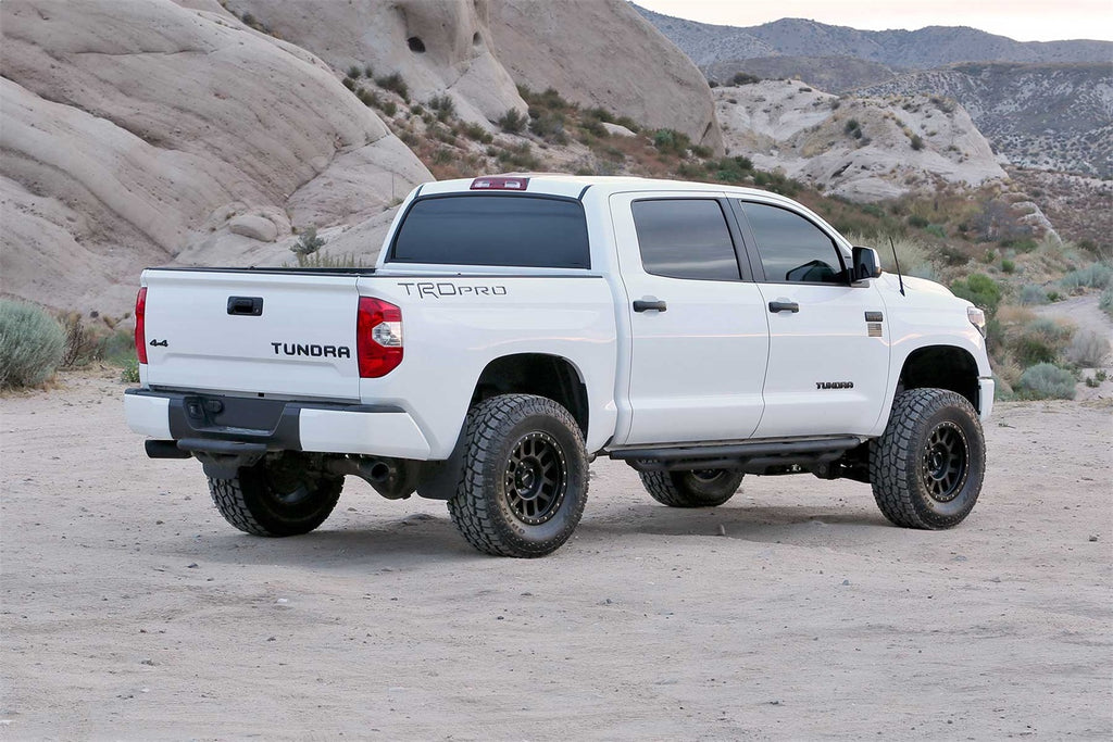 Fabtech Suspension Lift Kit – 4 in. Lift, w/Dirt Logic 2.5 Coilovers (PN K7077DL)